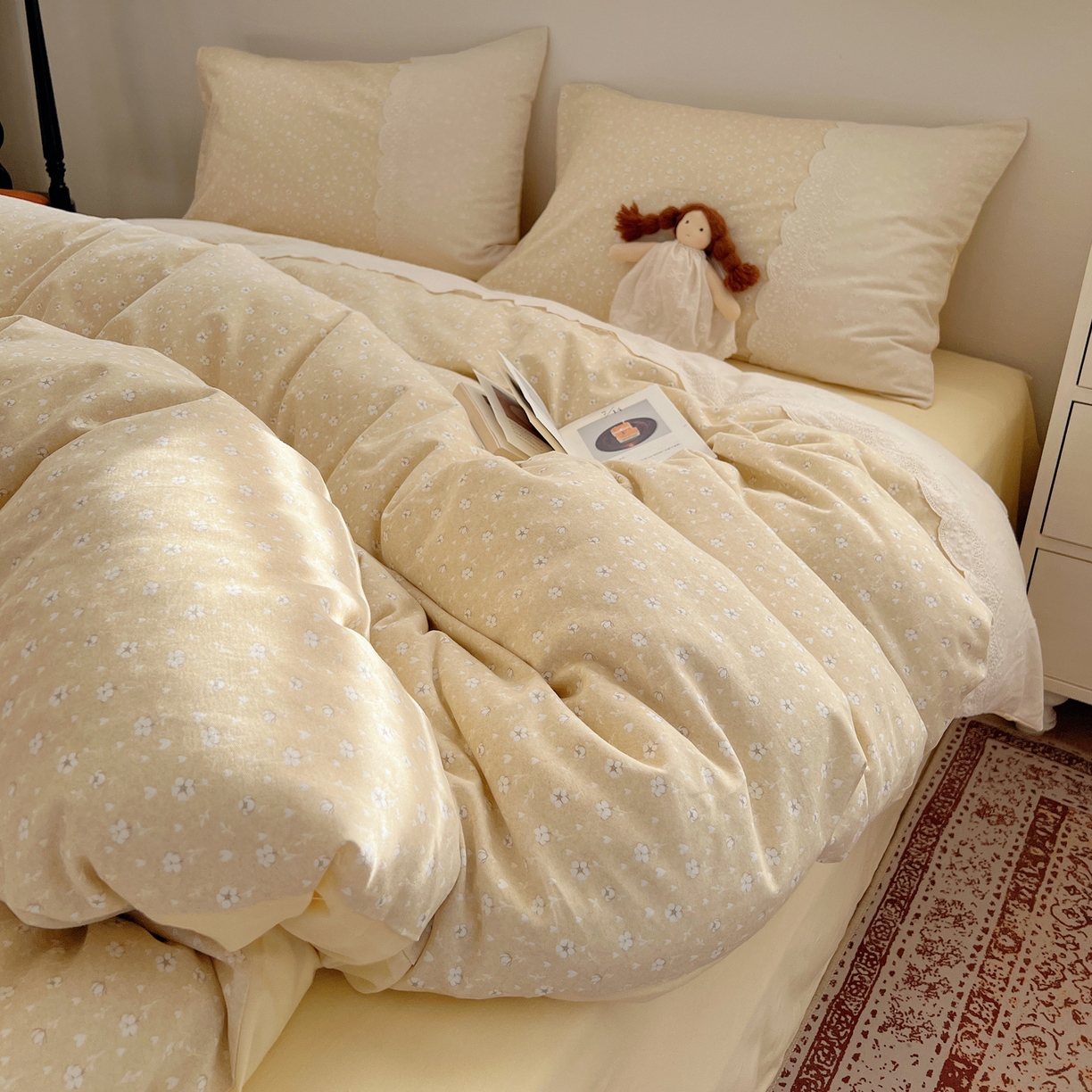 91家纺网 家纺一手货源 找家纺 XIWEN-希文家纺 2025新款全棉淑女花边数码印花磨毛四件套 花朵朵-黄