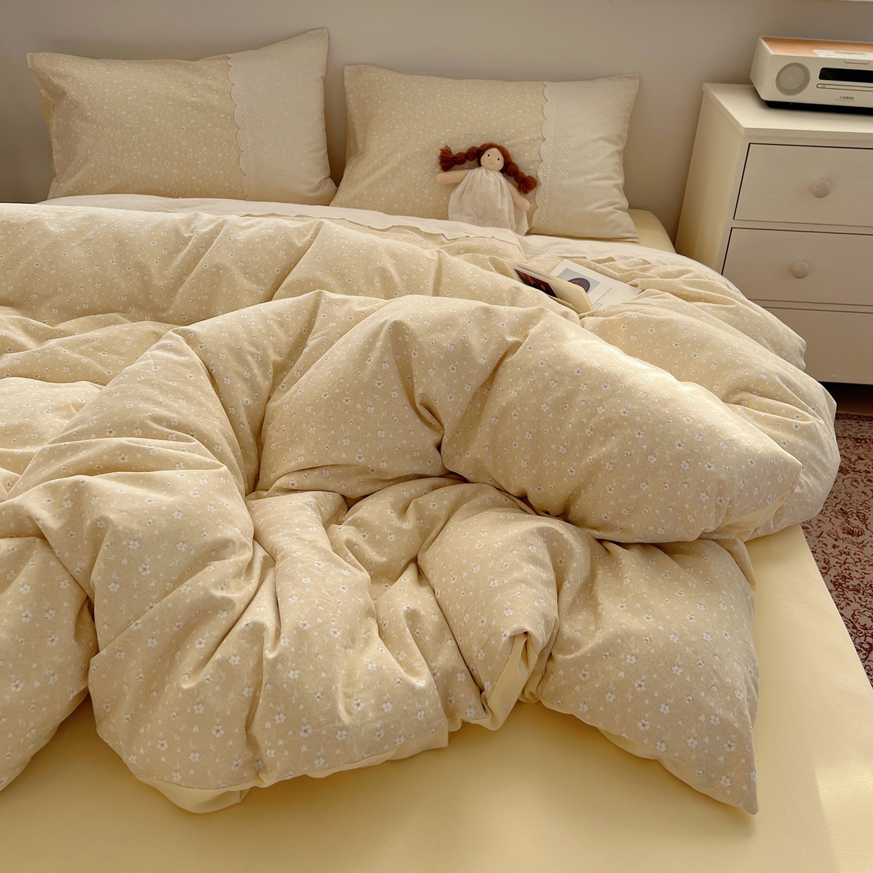 91家纺网 家纺一手货源 找家纺 XIWEN-希文家纺 2025新款全棉淑女花边数码印花磨毛四件套 花朵朵-黄