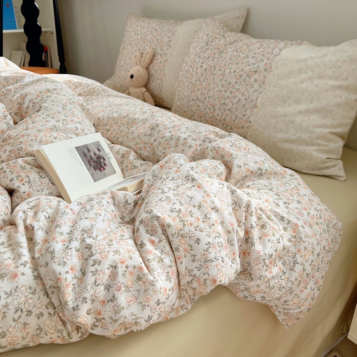 91家纺网 家纺一手货源 找家纺 XIWEN-希文家纺 2025新款全棉淑女花边数码印花磨毛四件套 浪漫人生-米