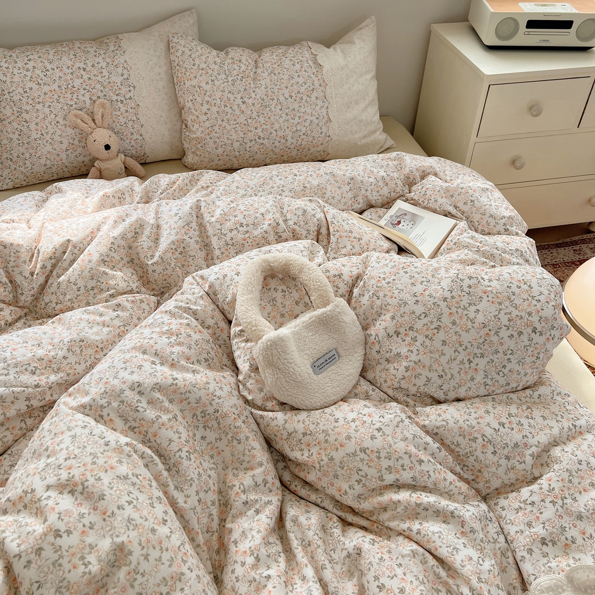 91家纺网 家纺一手货源 找家纺 XIWEN-希文家纺 2025新款全棉淑女花边数码印花磨毛四件套 浪漫人生-米