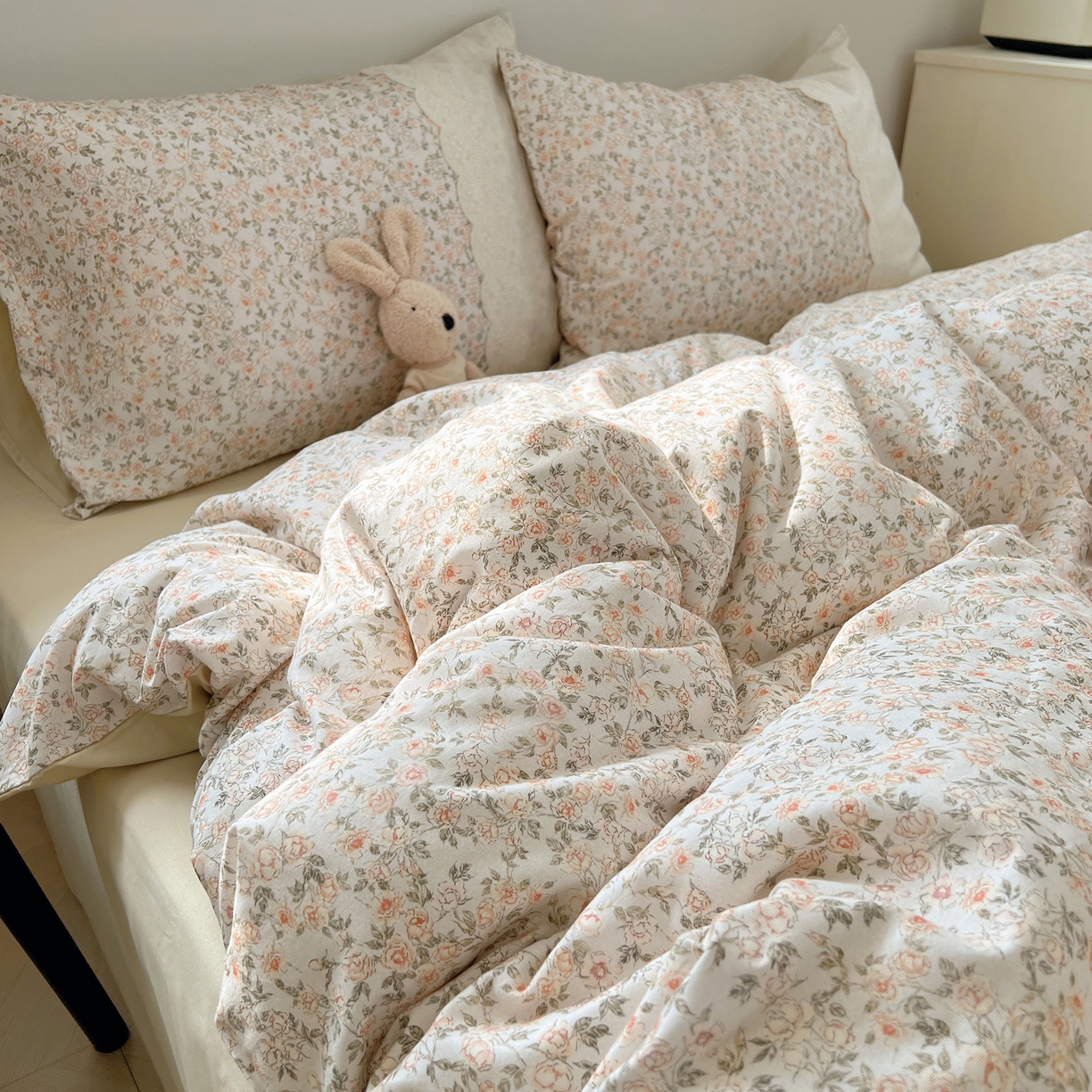 91家纺网 家纺一手货源 找家纺 XIWEN-希文家纺 2025新款全棉淑女花边数码印花磨毛四件套 浪漫人生-米