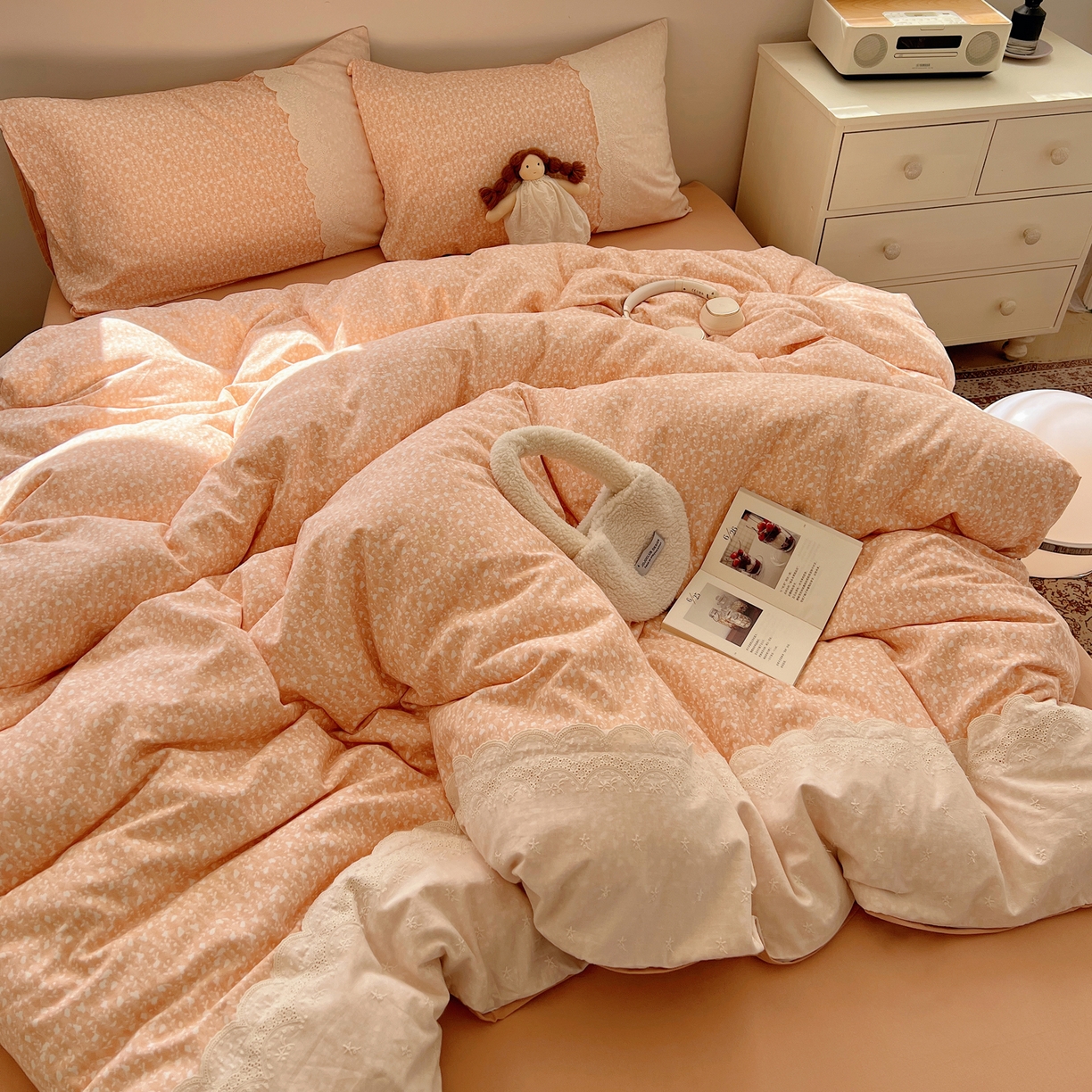 91家纺网 家纺一手货源 找家纺 XIWEN-希文家纺 2025新款全棉淑女花边数码印花磨毛四件套 情意绵绵-桔