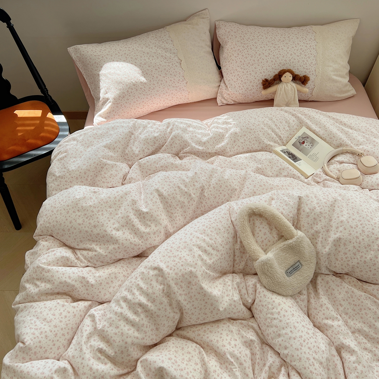 91家纺网 家纺一手货源 找家纺 XIWEN-希文家纺 2025新款全棉淑女花边数码印花磨毛四件套 小确幸-米粉