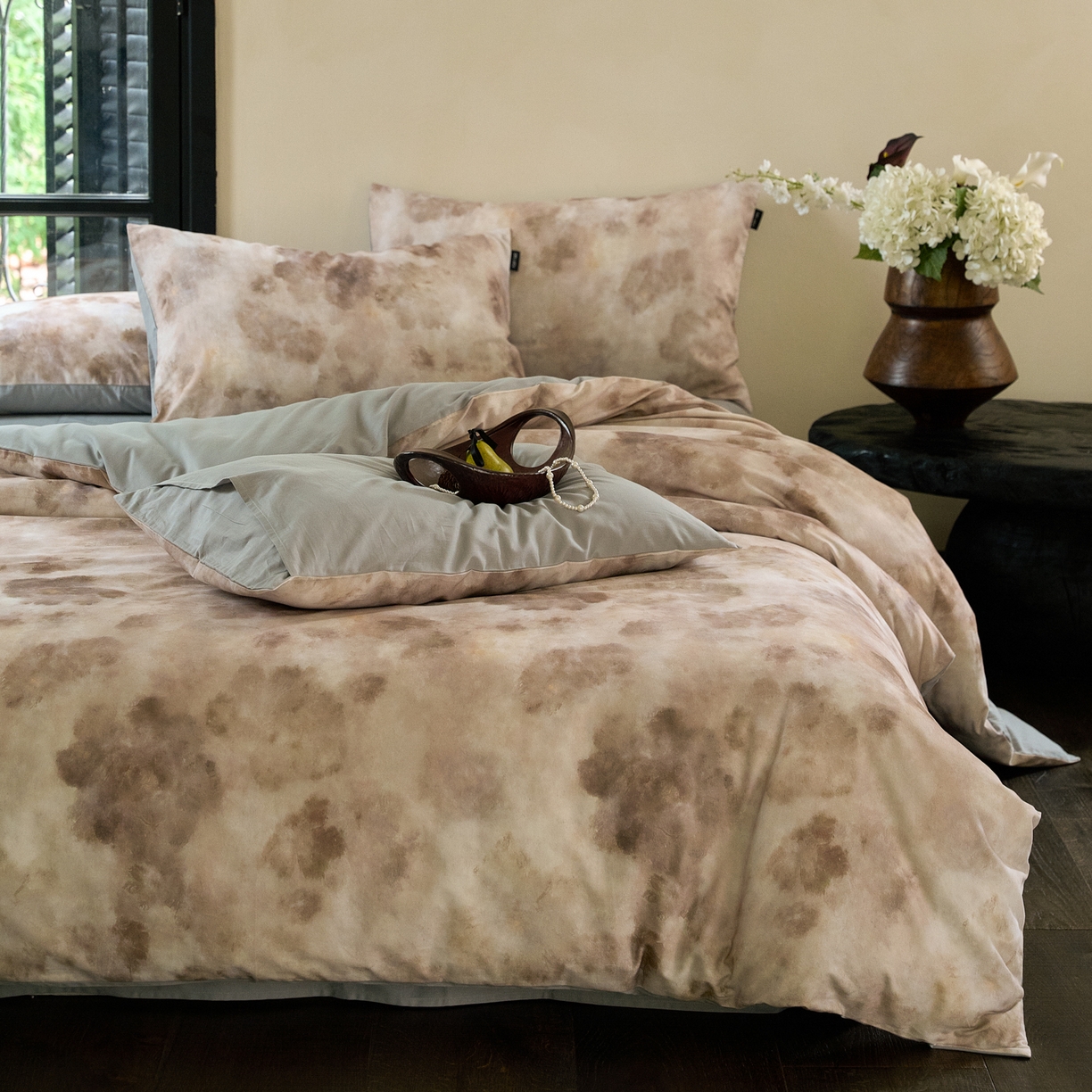 91家纺网 家纺一手货源 找家纺 （总）FORTWO家纺原创设计（FOR TWO家纺） 2025新款50全棉纯棉数码磨毛印花四件套-场景一