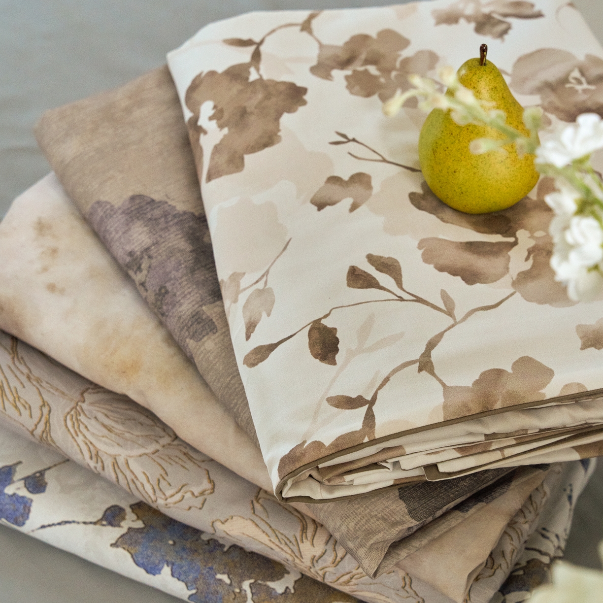 91家纺网 家纺一手货源 找家纺 FORTWO家纺原创设计（FOR TWO家纺） 2025新款50全棉纯棉数码磨毛印花四件套-场景一 组合图仅做展示不可下单