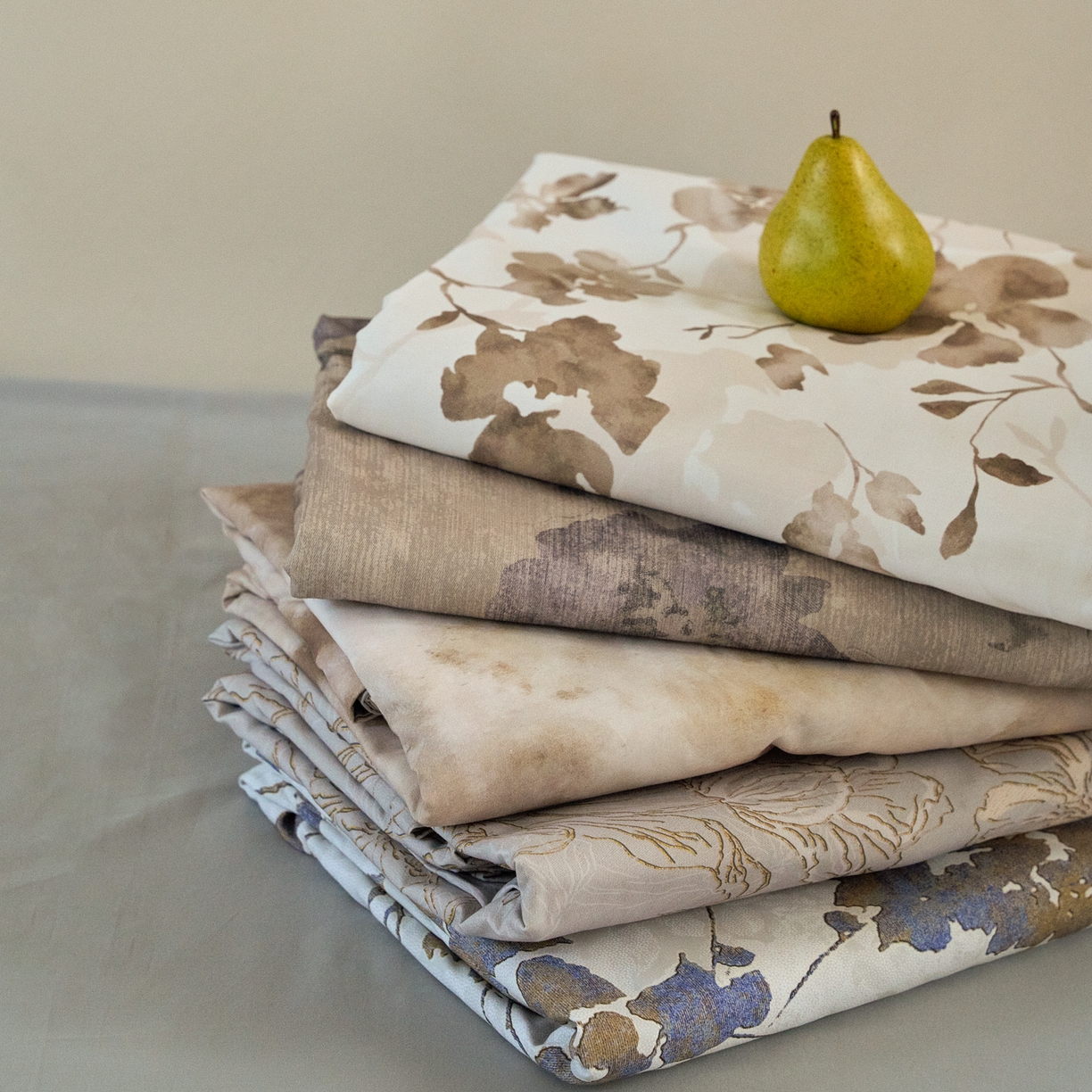 91家纺网 家纺一手货源 找家纺 FORTWO家纺原创设计（FOR TWO家纺） 2025新款50全棉纯棉数码磨毛印花四件套-场景一 组合图仅做展示不可下单