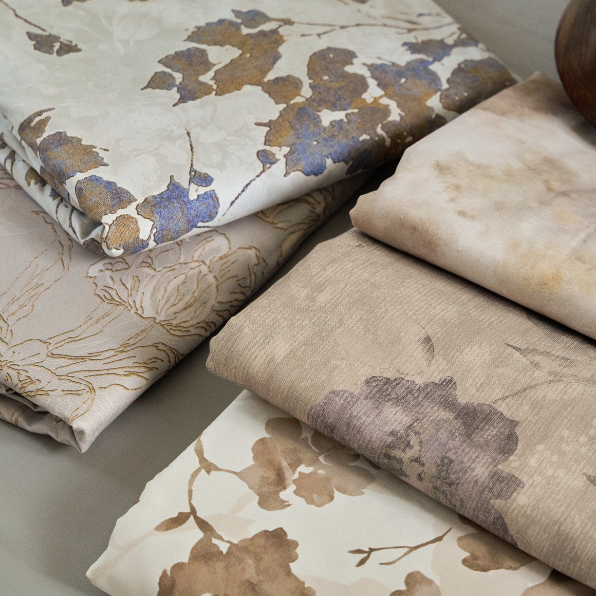 91家纺网 家纺一手货源 找家纺 FORTWO家纺原创设计（FOR TWO家纺） 2025新款50全棉纯棉数码磨毛印花四件套-场景一 组合图仅做展示不可下单