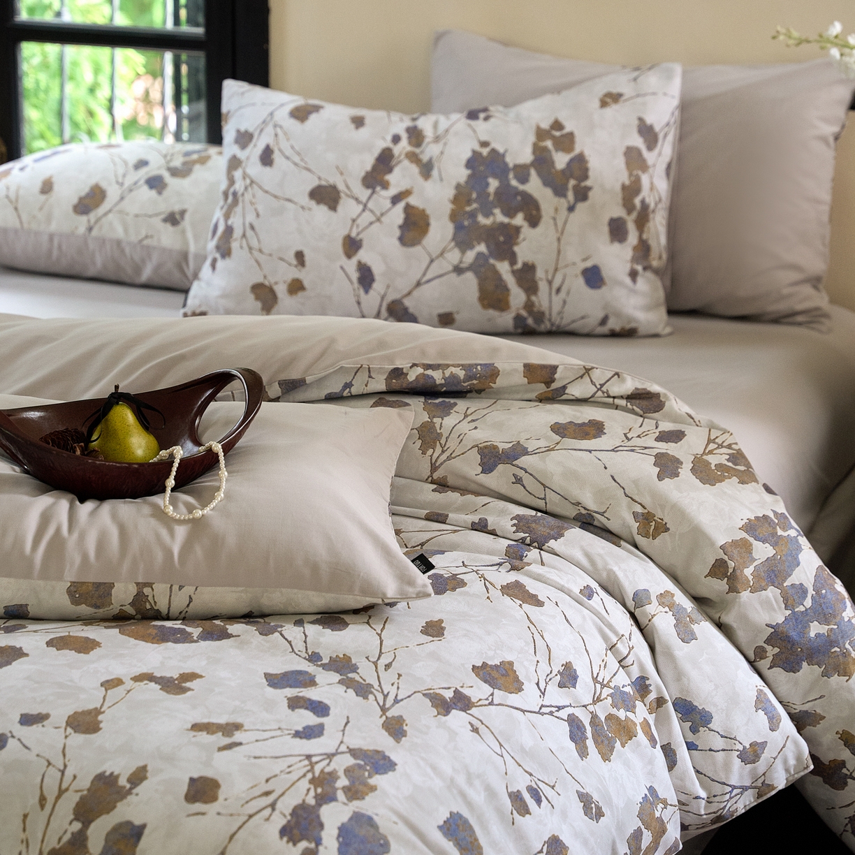 91家纺网 家纺一手货源 找家纺 FORTWO家纺原创设计（FOR TWO家纺） 2025新款50全棉纯棉数码磨毛印花四件套-场景一 枫林晚