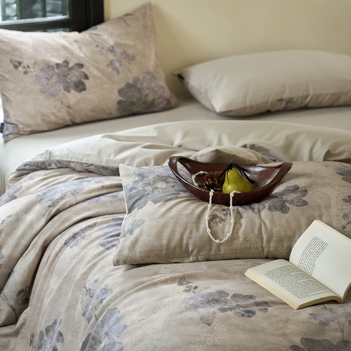 91家纺网 家纺一手货源 找家纺 FORTWO家纺原创设计（FOR TWO家纺） 2025新款50全棉纯棉数码磨毛印花四件套-场景一 水墨花