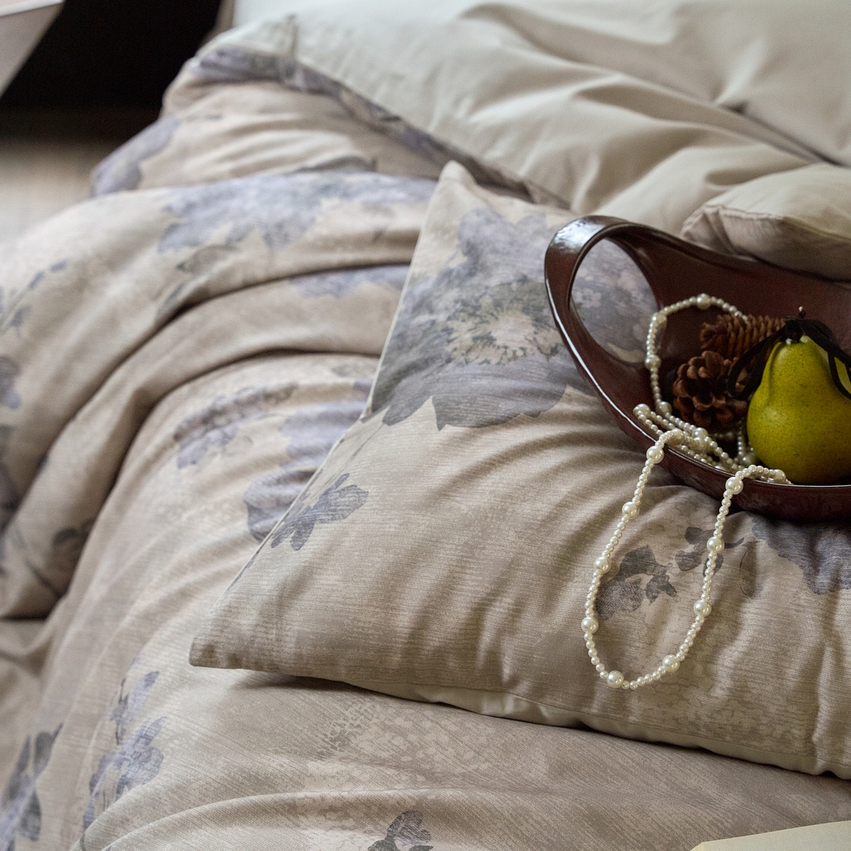 91家纺网 家纺一手货源 找家纺 FORTWO家纺原创设计（FOR TWO家纺） 2025新款50全棉纯棉数码磨毛印花四件套-场景一 水墨花