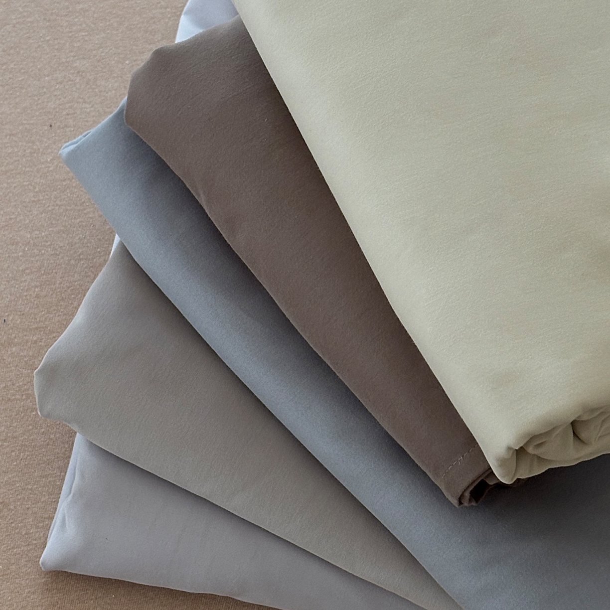 91家纺网 家纺一手货源 找家纺 （总）FORTWO家纺原创设计（FOR TWO家纺） 2025新款50全棉纯棉数码磨毛印花四件套-场景二