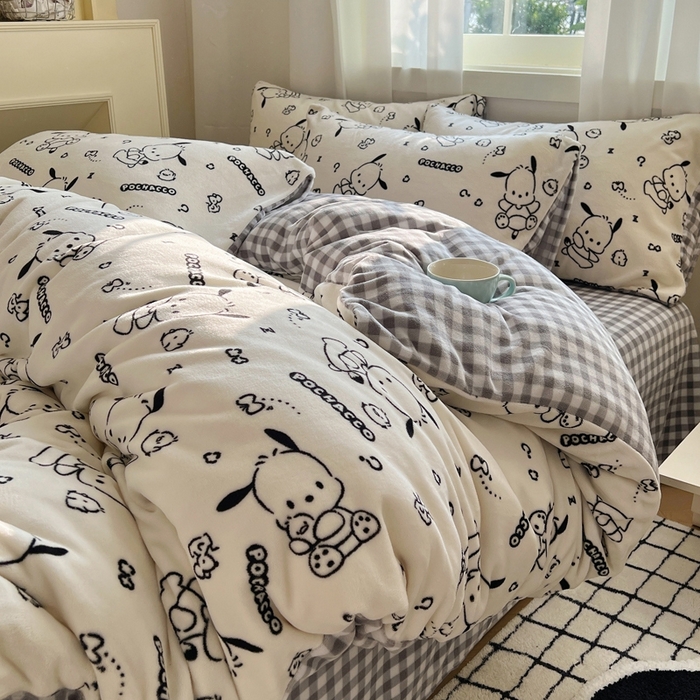 91家纺网 家纺一手货源 找家纺 （总）三朵家纺 2025新款三丽鸥印花牛奶绒四件套