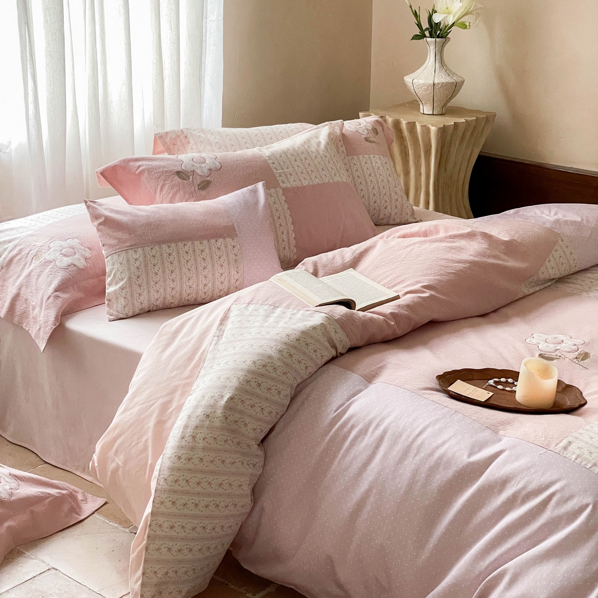 91家纺网 家纺一手货源 找家纺 FORTWO家纺原创设计（FOR TWO家纺） 2025新款全棉纯棉百家布水洗棉印花绣花拼接款四件套 花满集