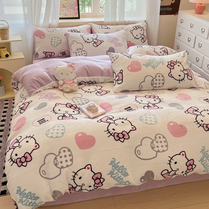 91家纺网 家纺一手货源 找家纺 三朵家纺 2025新款三丽鸥印花牛奶绒四件套 爱心凯蒂