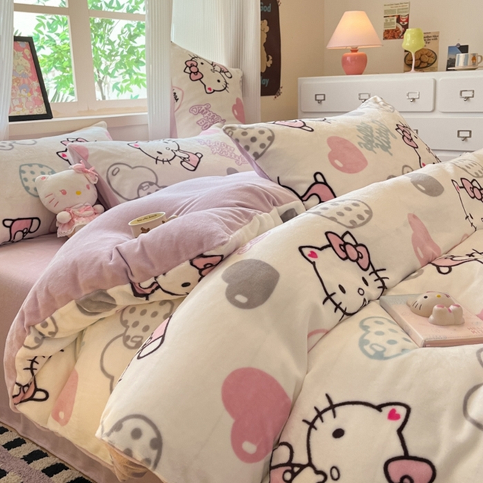 91家纺网 家纺一手货源 找家纺 三朵家纺 2025新款三丽鸥印花牛奶绒四件套 爱心凯蒂