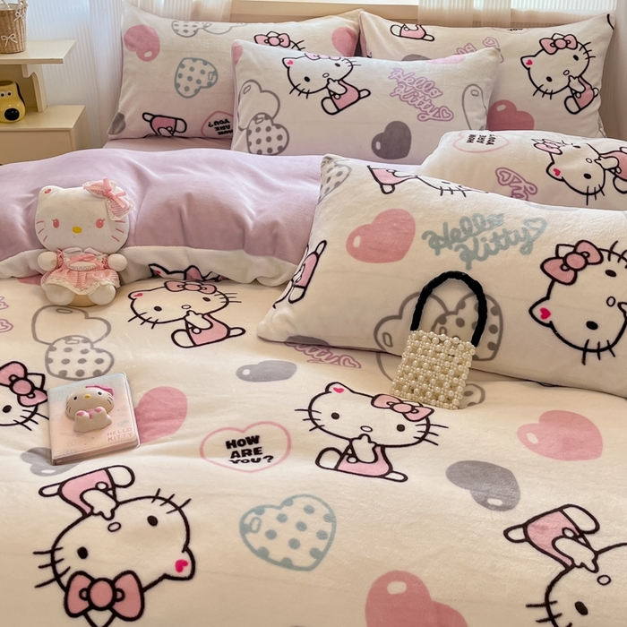 91家纺网 家纺一手货源 找家纺 三朵家纺 2025新款三丽鸥印花牛奶绒四件套 爱心凯蒂