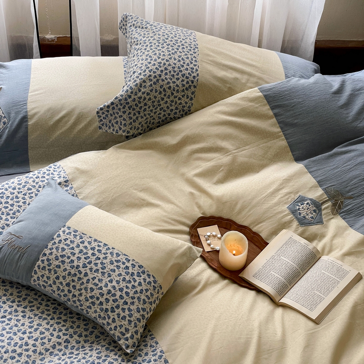 91家纺网 家纺一手货源 找家纺 FORTWO家纺原创设计（FOR TWO家纺） 2025新款全棉纯棉百家布水洗棉印花绣花拼接款四件套 蓝茉莉