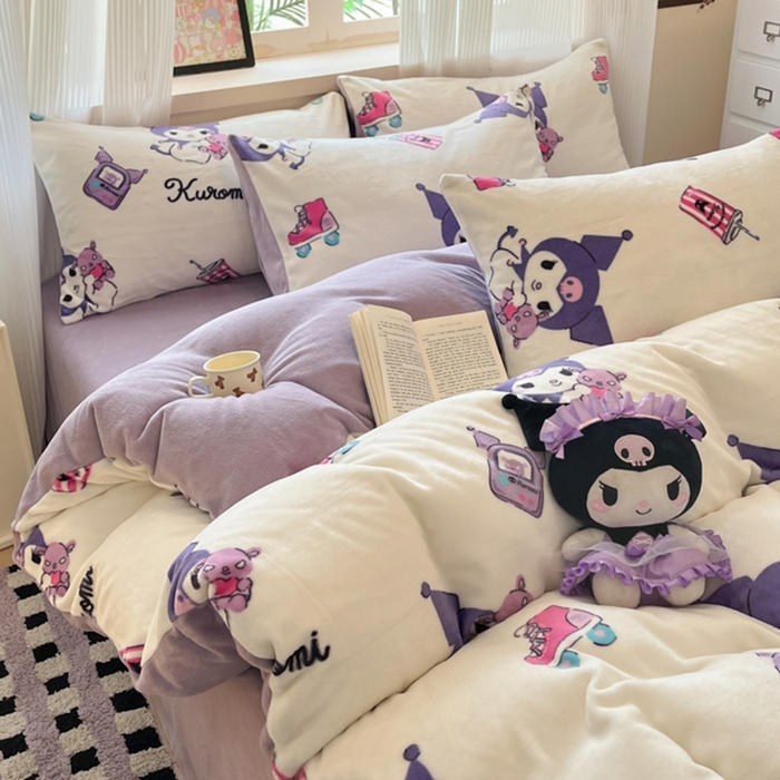 91家纺网 家纺一手货源 找家纺 三朵家纺 2025新款三丽鸥印花牛奶绒四件套 街舞库洛米