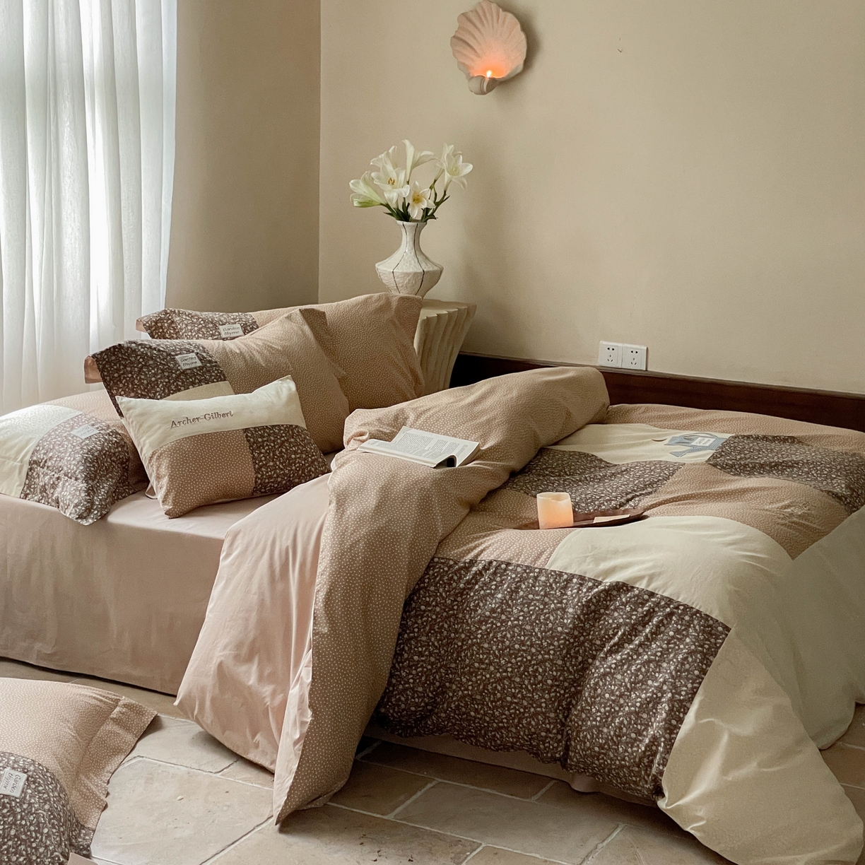 91家纺网 家纺一手货源 找家纺 FORTWO家纺原创设计（FOR TWO家纺） 2025新款全棉纯棉百家布水洗棉印花绣花拼接款四件套 美拉德咖