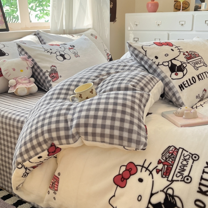 91家纺网 家纺一手货源 找家纺 三朵家纺 2025新款三丽鸥印花牛奶绒四件套 凯蒂公主