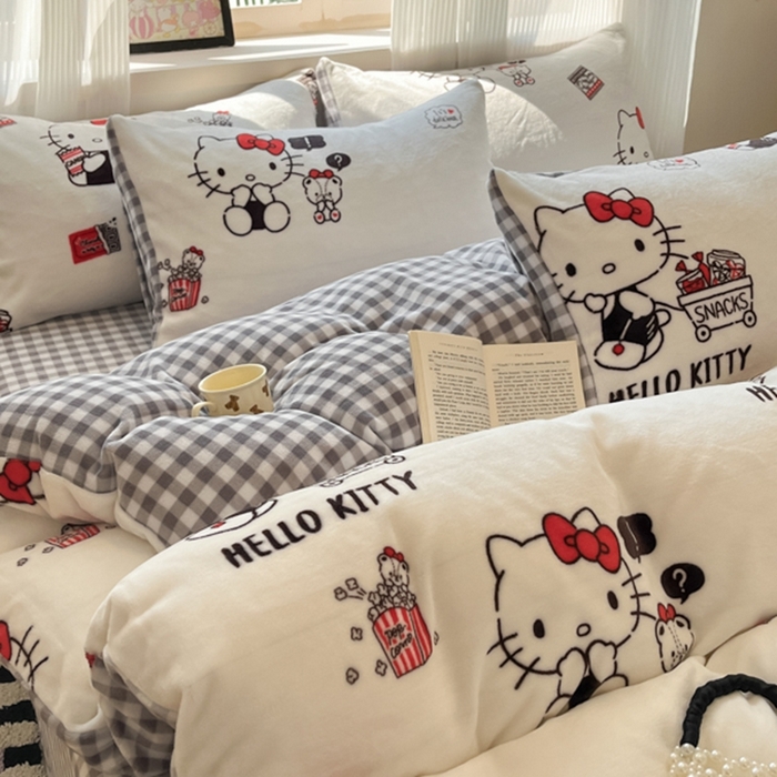 91家纺网 家纺一手货源 找家纺 三朵家纺 2025新款三丽鸥印花牛奶绒四件套 凯蒂公主