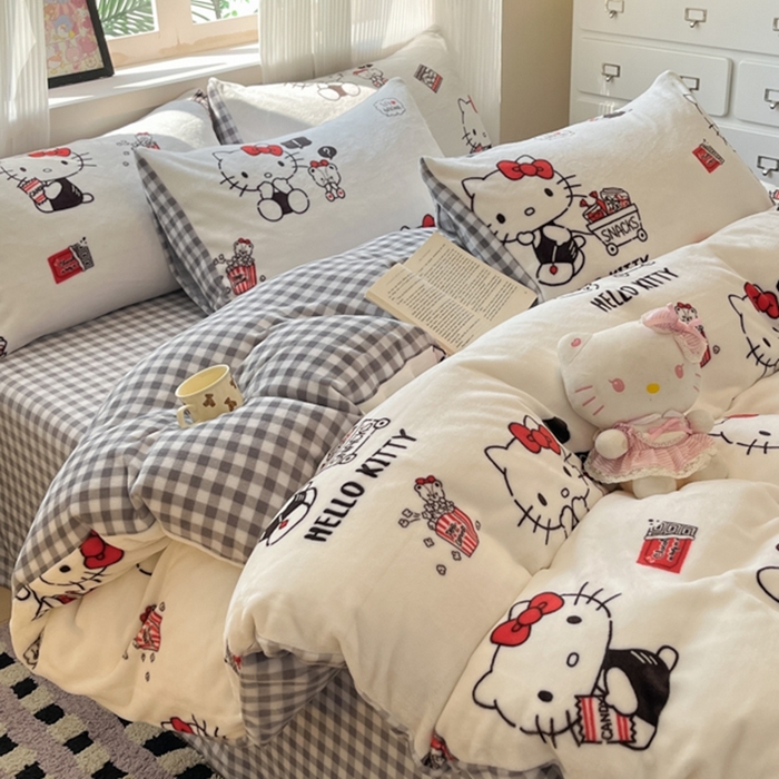 91家纺网 家纺一手货源 找家纺 三朵家纺 2025新款三丽鸥印花牛奶绒四件套 凯蒂公主