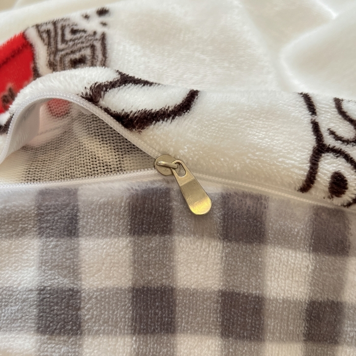 91家纺网 家纺一手货源 找家纺 三朵家纺 2025新款三丽鸥印花牛奶绒四件套 凯蒂公主