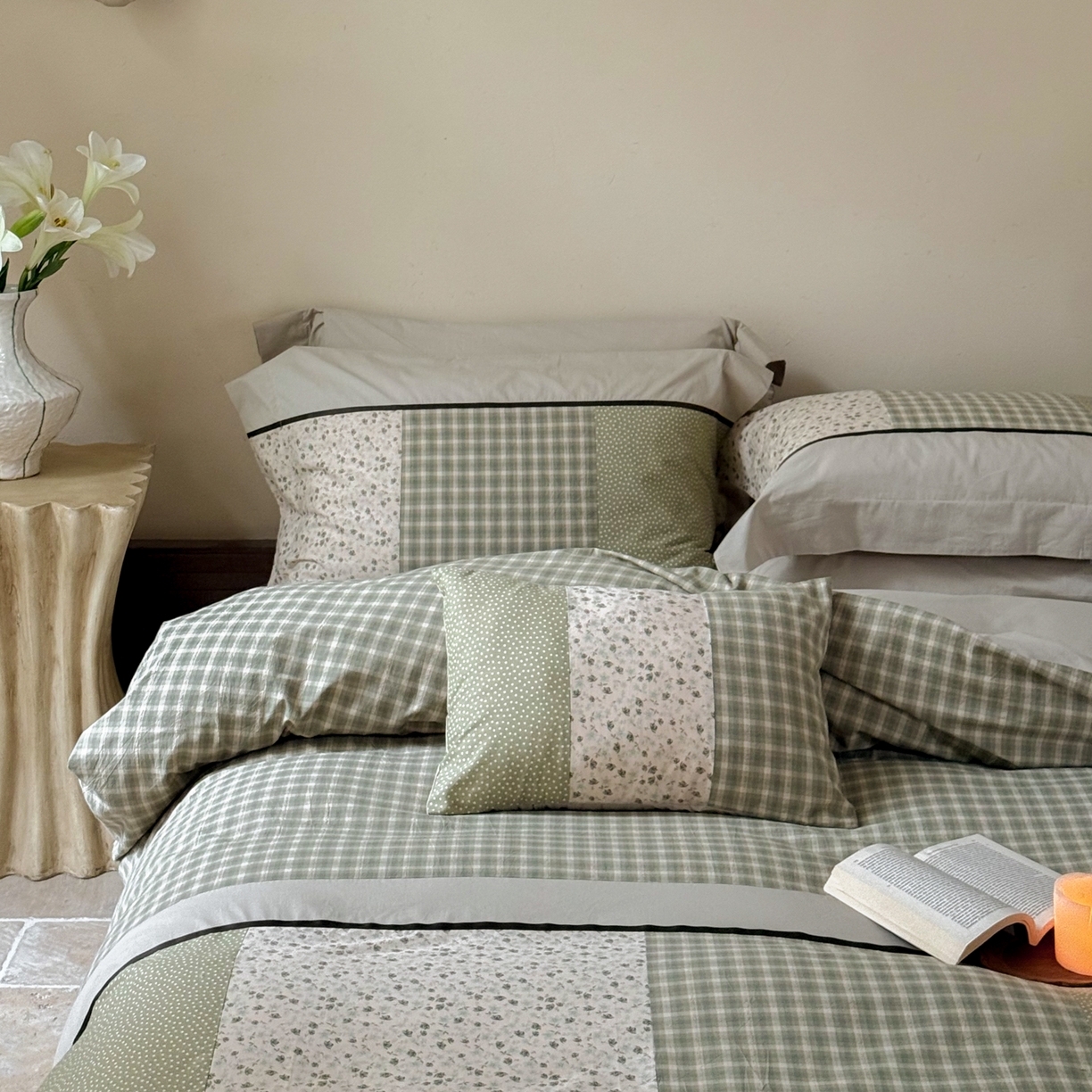 91家纺网 家纺一手货源 找家纺 FORTWO家纺原创设计（FOR TWO家纺） 2025新款全棉纯棉百家布水洗棉印花绣花拼接款四件套 月光恋人