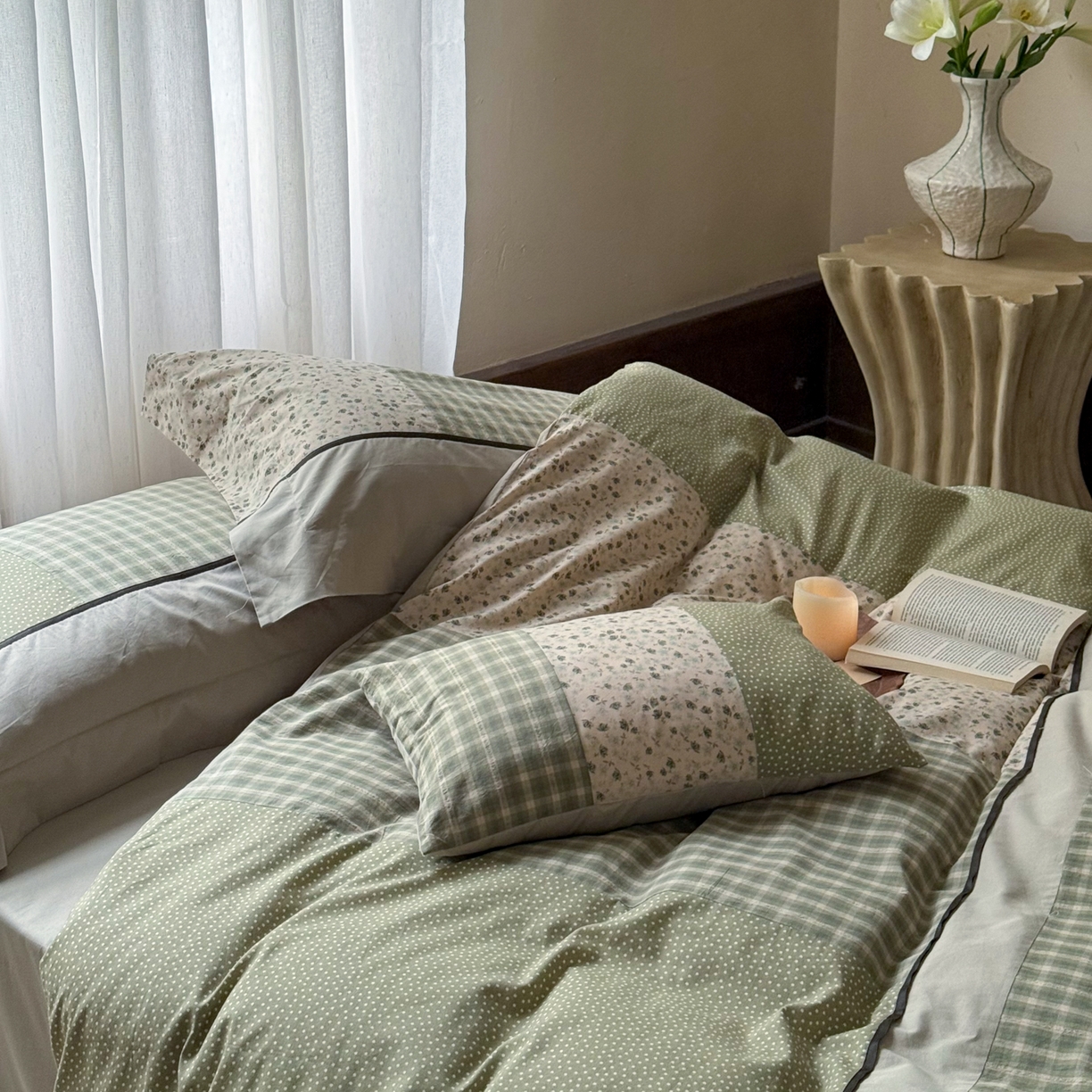 91家纺网 家纺一手货源 找家纺 FORTWO家纺原创设计（FOR TWO家纺） 2025新款全棉纯棉百家布水洗棉印花绣花拼接款四件套 月光恋人