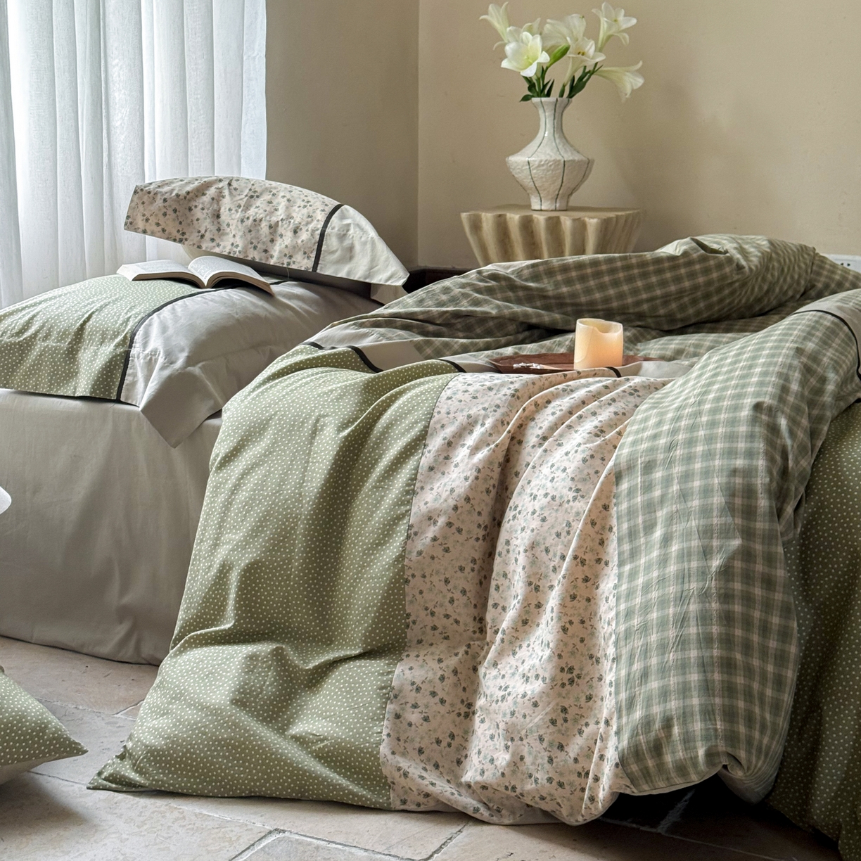 91家纺网 家纺一手货源 找家纺 FORTWO家纺原创设计（FOR TWO家纺） 2025新款全棉纯棉百家布水洗棉印花绣花拼接款四件套 月光恋人