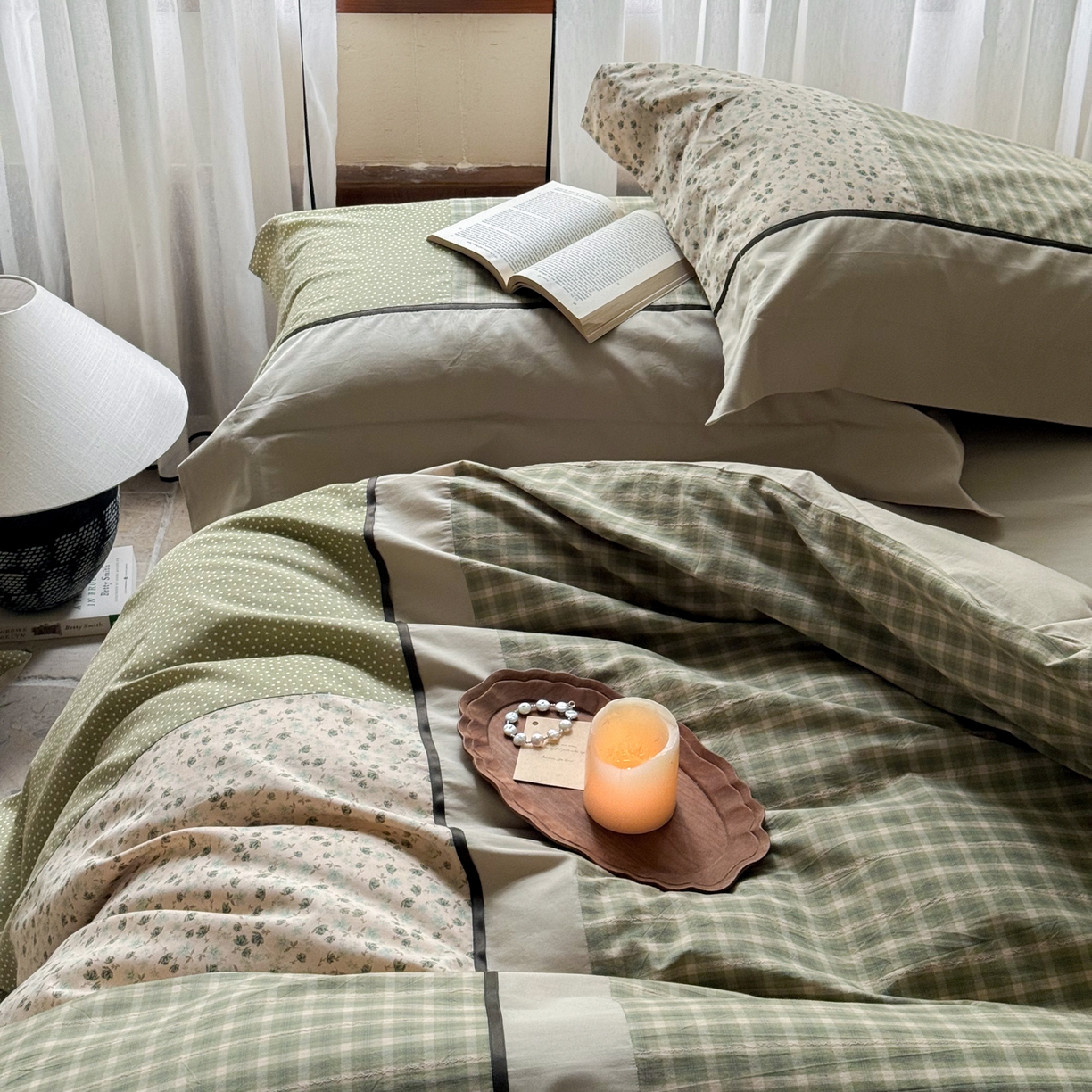 91家纺网 家纺一手货源 找家纺 FORTWO家纺原创设计（FOR TWO家纺） 2025新款全棉纯棉百家布水洗棉印花绣花拼接款四件套 月光恋人