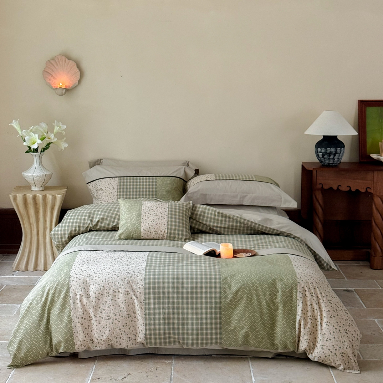 91家纺网 家纺一手货源 找家纺 FORTWO家纺原创设计（FOR TWO家纺） 2025新款全棉纯棉百家布水洗棉印花绣花拼接款四件套 月光恋人