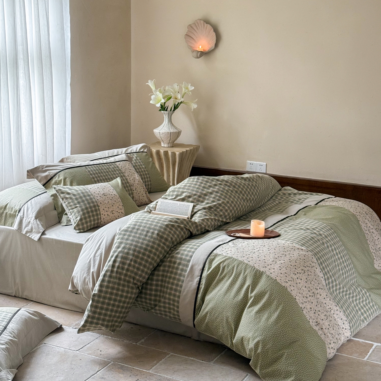 91家纺网 家纺一手货源 找家纺 FORTWO家纺原创设计（FOR TWO家纺） 2025新款全棉纯棉百家布水洗棉印花绣花拼接款四件套 月光恋人