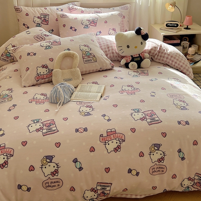 91家纺网 家纺一手货源 找家纺 三朵家纺 2025新款三丽鸥印花牛奶绒四件套 乐园KT