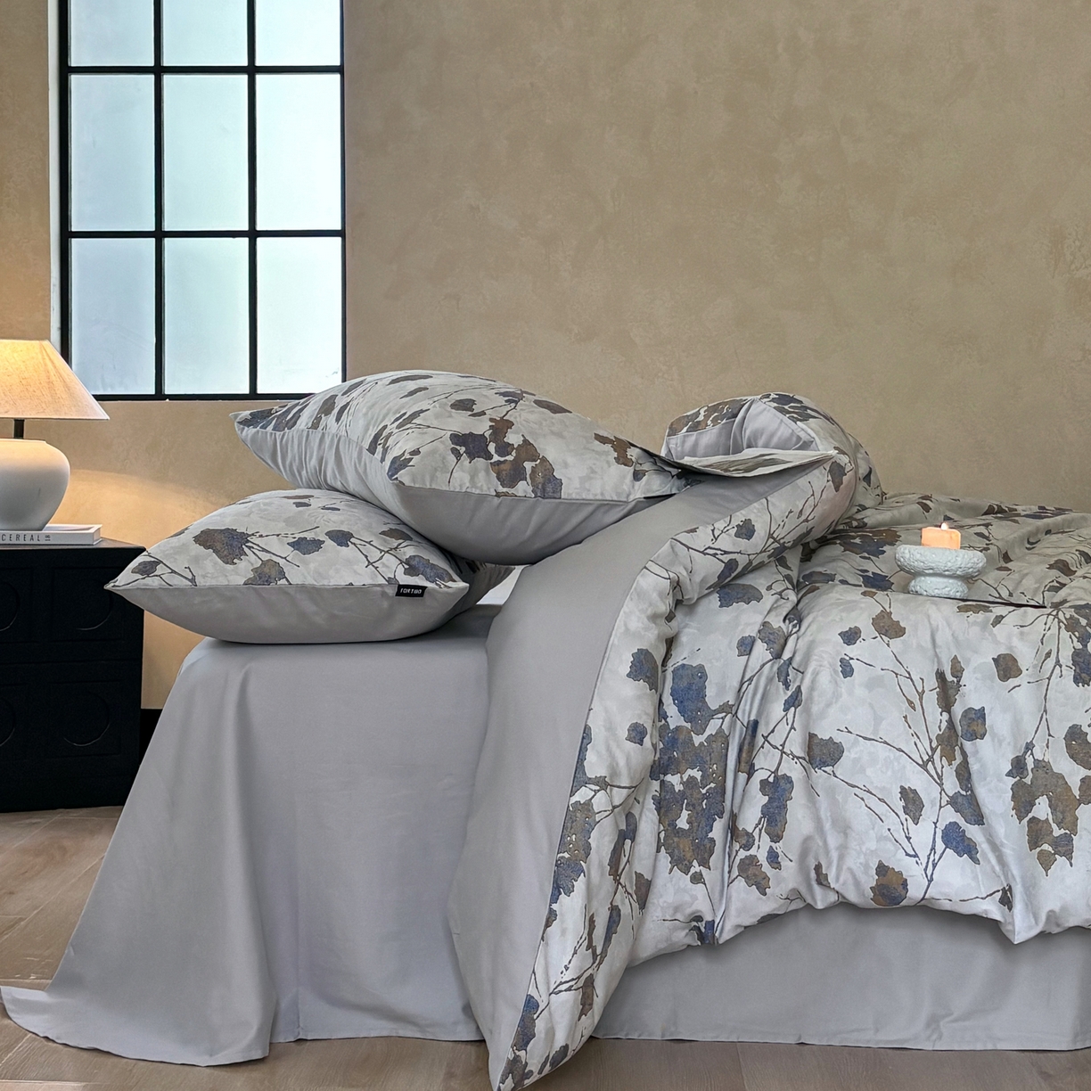 91家纺网 家纺一手货源 找家纺 FORTWO家纺原创设计（FOR TWO家纺） 2025新款50全棉纯棉数码磨毛印花四件套-场景二 枫林晚