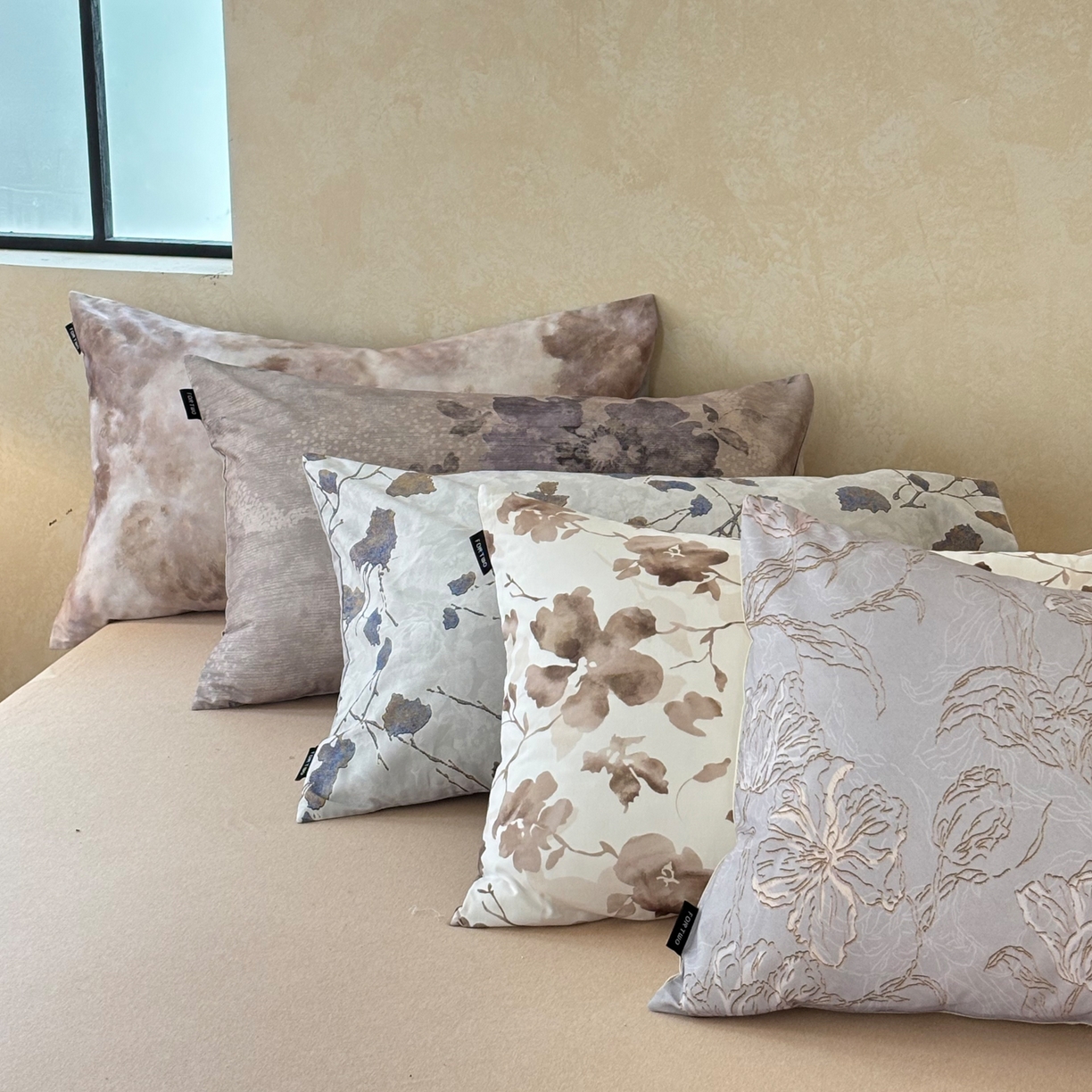 91家纺网 家纺一手货源 找家纺 FORTWO家纺原创设计（FOR TWO家纺） 2025新款50全棉纯棉数码磨毛印花四件套-场景二 组合图仅做展示不可下单