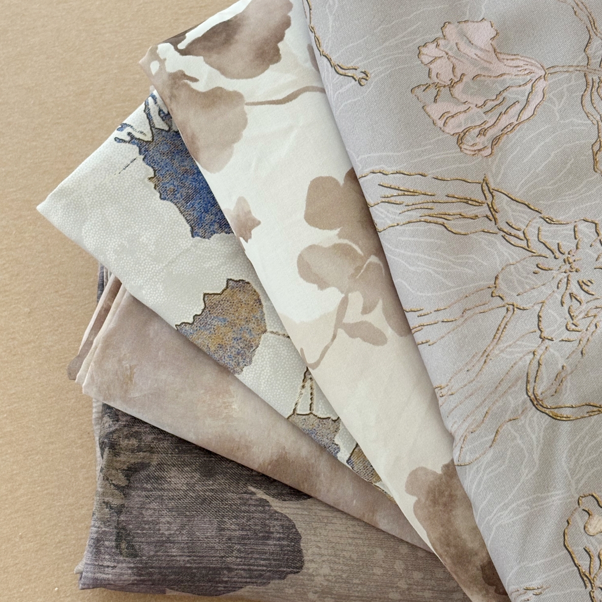 91家纺网 家纺一手货源 找家纺 FORTWO家纺原创设计（FOR TWO家纺） 2025新款50全棉纯棉数码磨毛印花四件套-场景二 组合图仅做展示不可下单