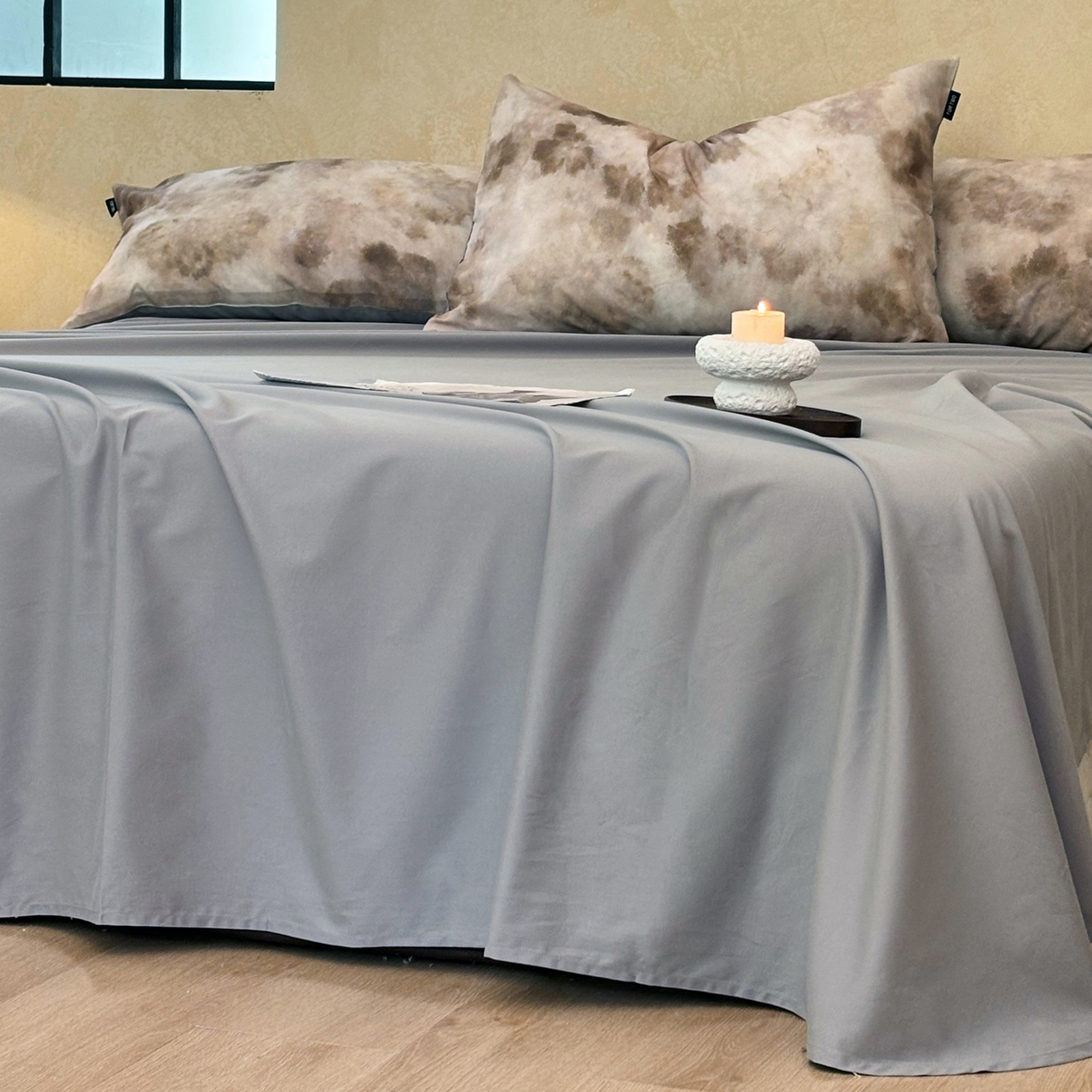 91家纺网 家纺一手货源 找家纺 FORTWO家纺原创设计（FOR TWO家纺） 2025新款50全棉纯棉数码磨毛印花四件套-场景二 琥珀