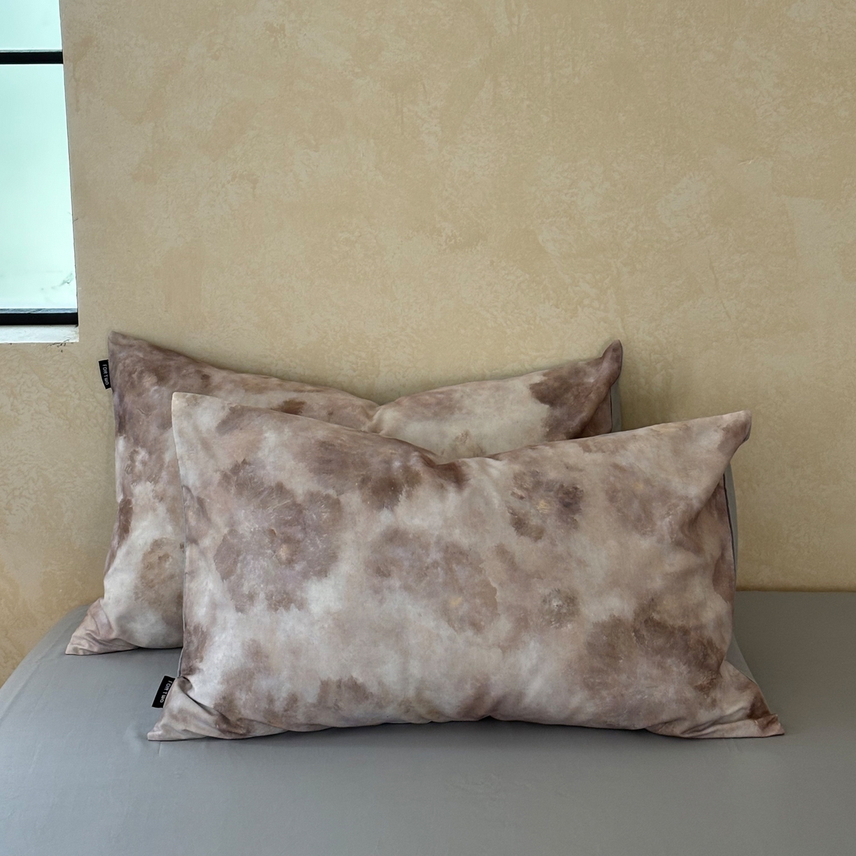 91家纺网 家纺一手货源 找家纺 FORTWO家纺原创设计（FOR TWO家纺） 2025新款50全棉纯棉数码磨毛印花四件套-场景二 琥珀