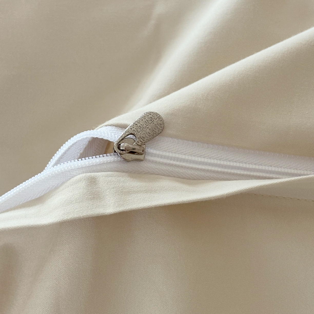 91家纺网 家纺一手货源 找家纺 FORTWO家纺原创设计（FOR TWO家纺） 2025新款50全棉纯棉数码磨毛印花四件套-场景二 空谷幽兰