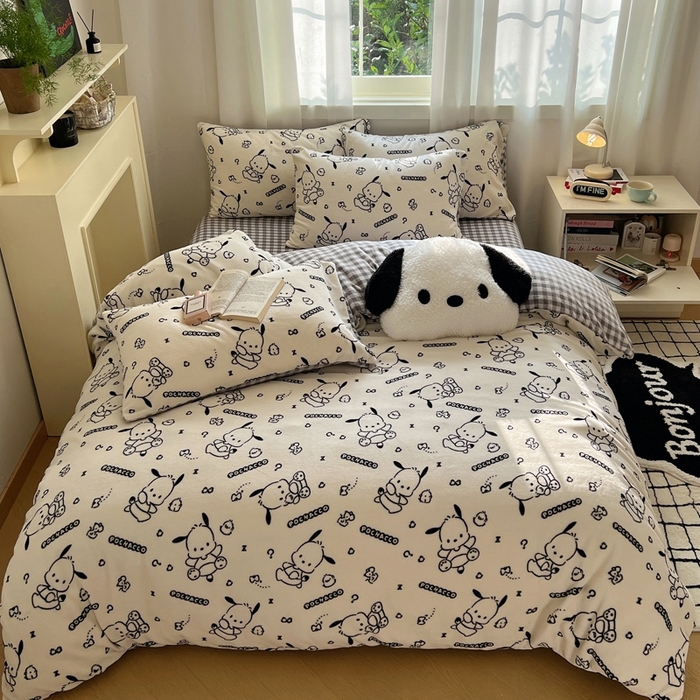 91家纺网 家纺一手货源 找家纺 三朵家纺 2025新款三丽鸥印花牛奶绒四件套 漫画帕恰