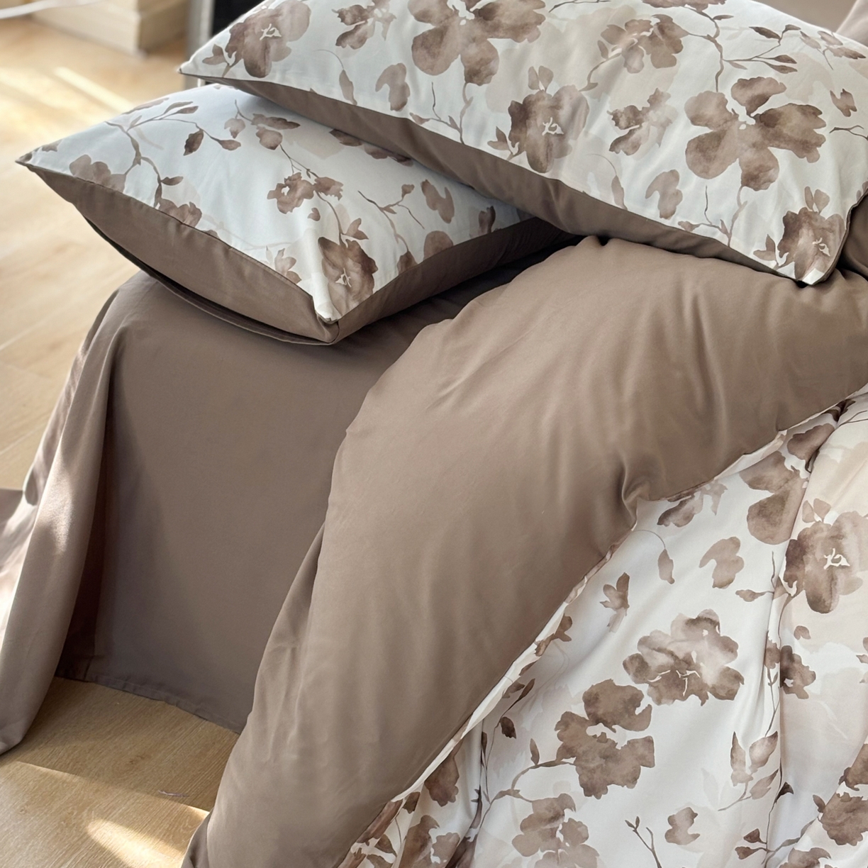 91家纺网 家纺一手货源 找家纺 FORTWO家纺原创设计（FOR TWO家纺） 2025新款50全棉纯棉数码磨毛印花四件套-场景二 似锦