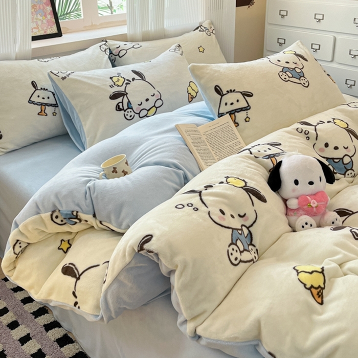 91家纺网 家纺一手货源 找家纺 三朵家纺 2025新款三丽鸥印花牛奶绒四件套 美好帕恰