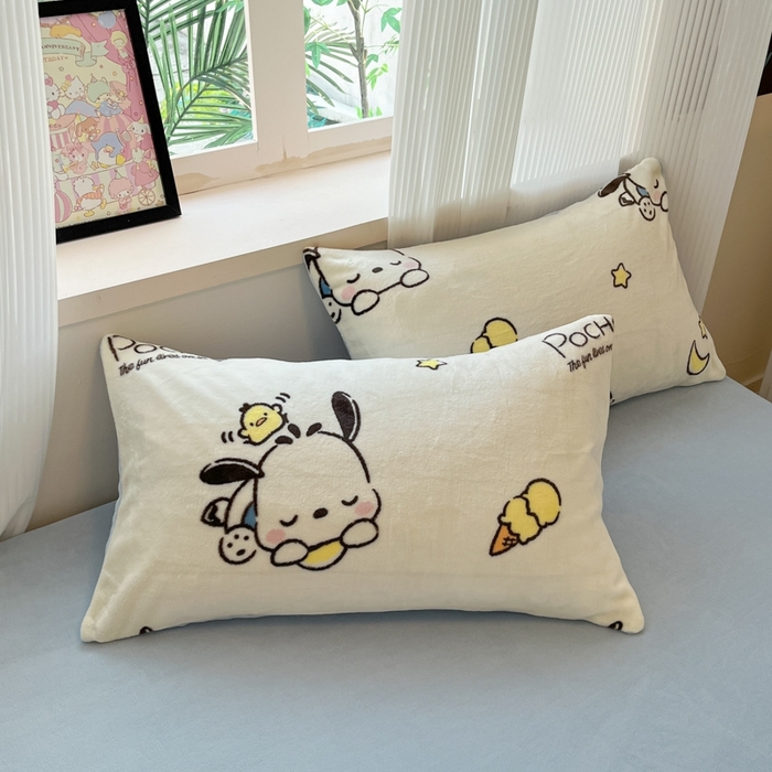 91家纺网 家纺一手货源 找家纺 三朵家纺 2025新款三丽鸥印花牛奶绒四件套 美好帕恰