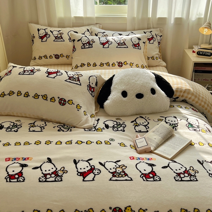 91家纺网 家纺一手货源 找家纺 三朵家纺 2025新款三丽鸥印花牛奶绒四件套 淘气帕恰