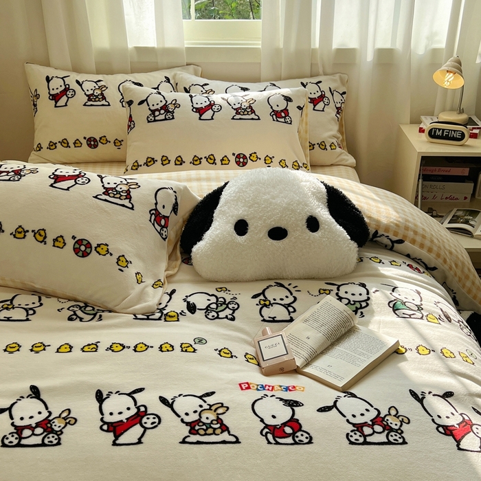 91家纺网 家纺一手货源 找家纺 三朵家纺 2025新款三丽鸥印花牛奶绒四件套 淘气帕恰