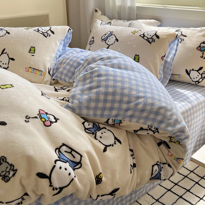 91家纺网 家纺一手货源 找家纺 三朵家纺 2025新款三丽鸥印花牛奶绒四件套 童心帕恰