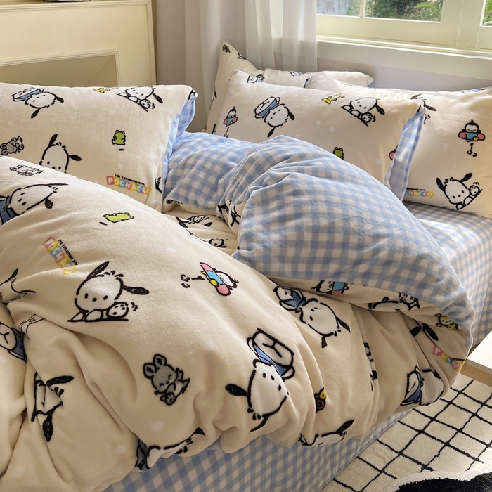 91家纺网 家纺一手货源 找家纺 三朵家纺 2025新款三丽鸥印花牛奶绒四件套 童心帕恰