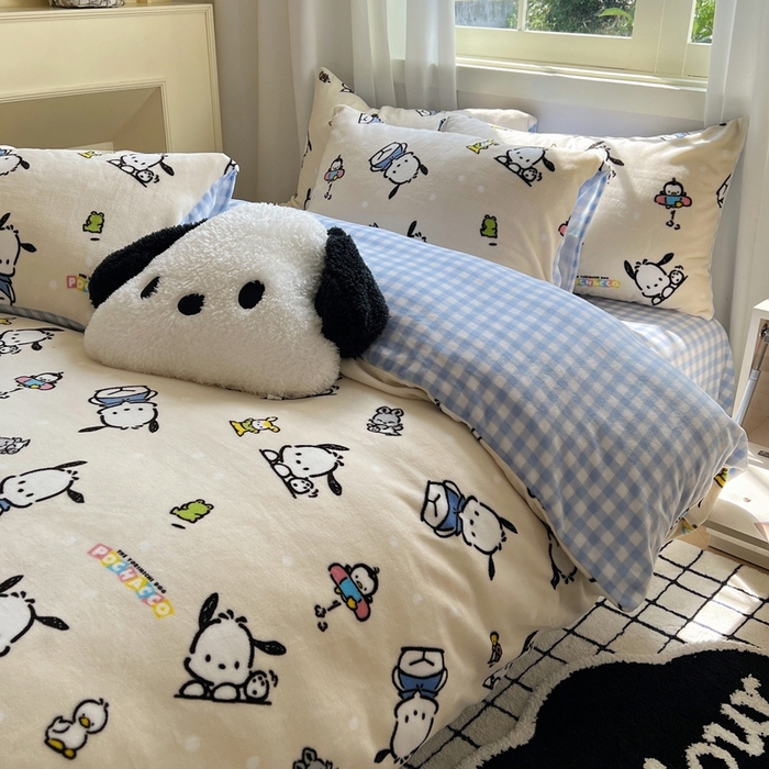 91家纺网 家纺一手货源 找家纺 三朵家纺 2025新款三丽鸥印花牛奶绒四件套 童心帕恰