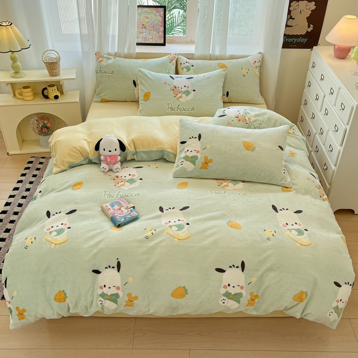 91家纺网 家纺一手货源 找家纺 三朵家纺 2025新款三丽鸥印花牛奶绒四件套 运动帕恰